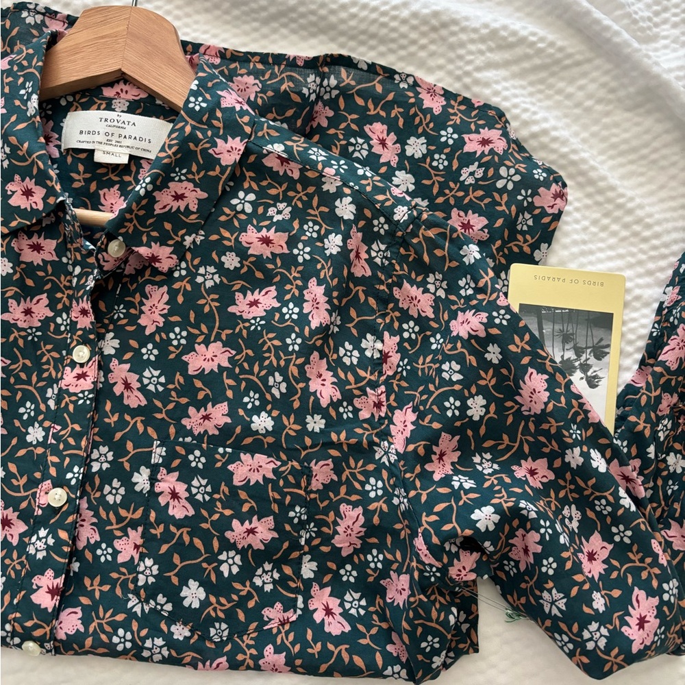 Trovata Vintage Floral Lightweight Button Down Shirt